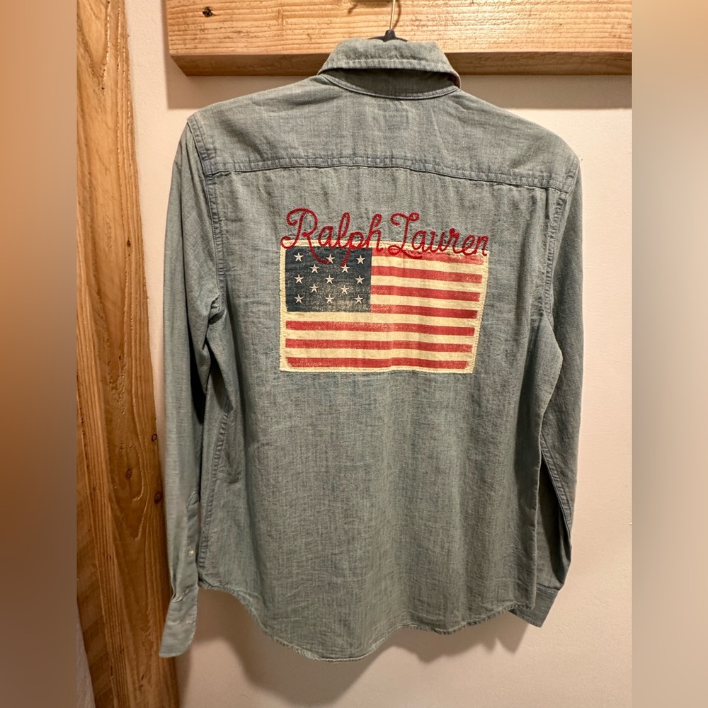 Ralph Lauren women’s denim blouse. Soft cotton. Classic. Size xS